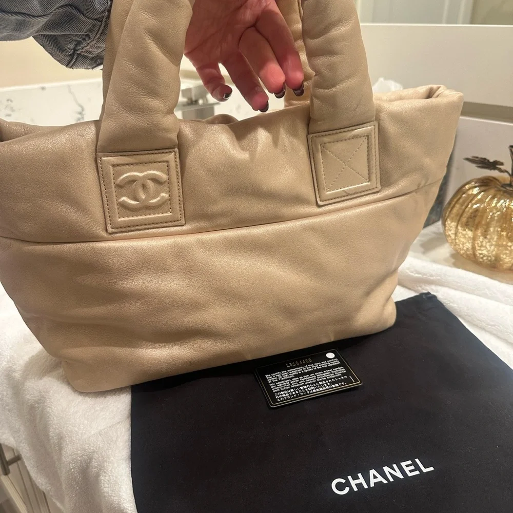 AUTHENTIC Chanel Cacoon, Gold and cabernet, reversible - Picture 9 of 14